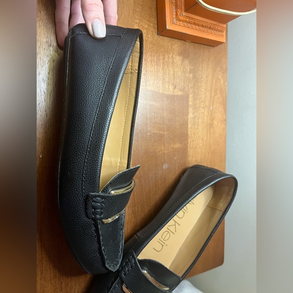 Calvin Klein black and gold loafer flats. Sz 8.5 Medium - Picture 8 of 9